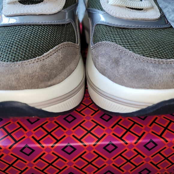 🤑 SOLD!!!! Tory Burch Sneakers - Picture 3 of 10